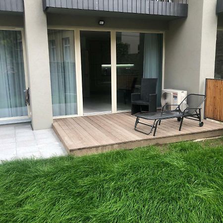 Luxury Apartment With Private Garden Прага Екстериор снимка