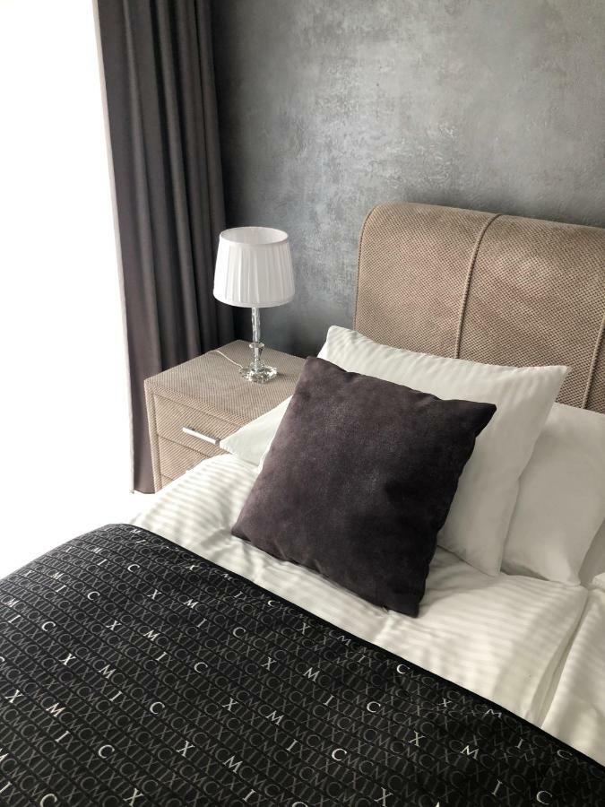 Luxury Apartment With Private Garden Прага Екстериор снимка